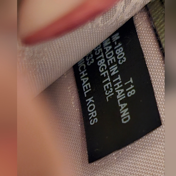 Michael Kors Large Continental Wallet Saffiano leather Olive NWOT - Picture 15 of 16